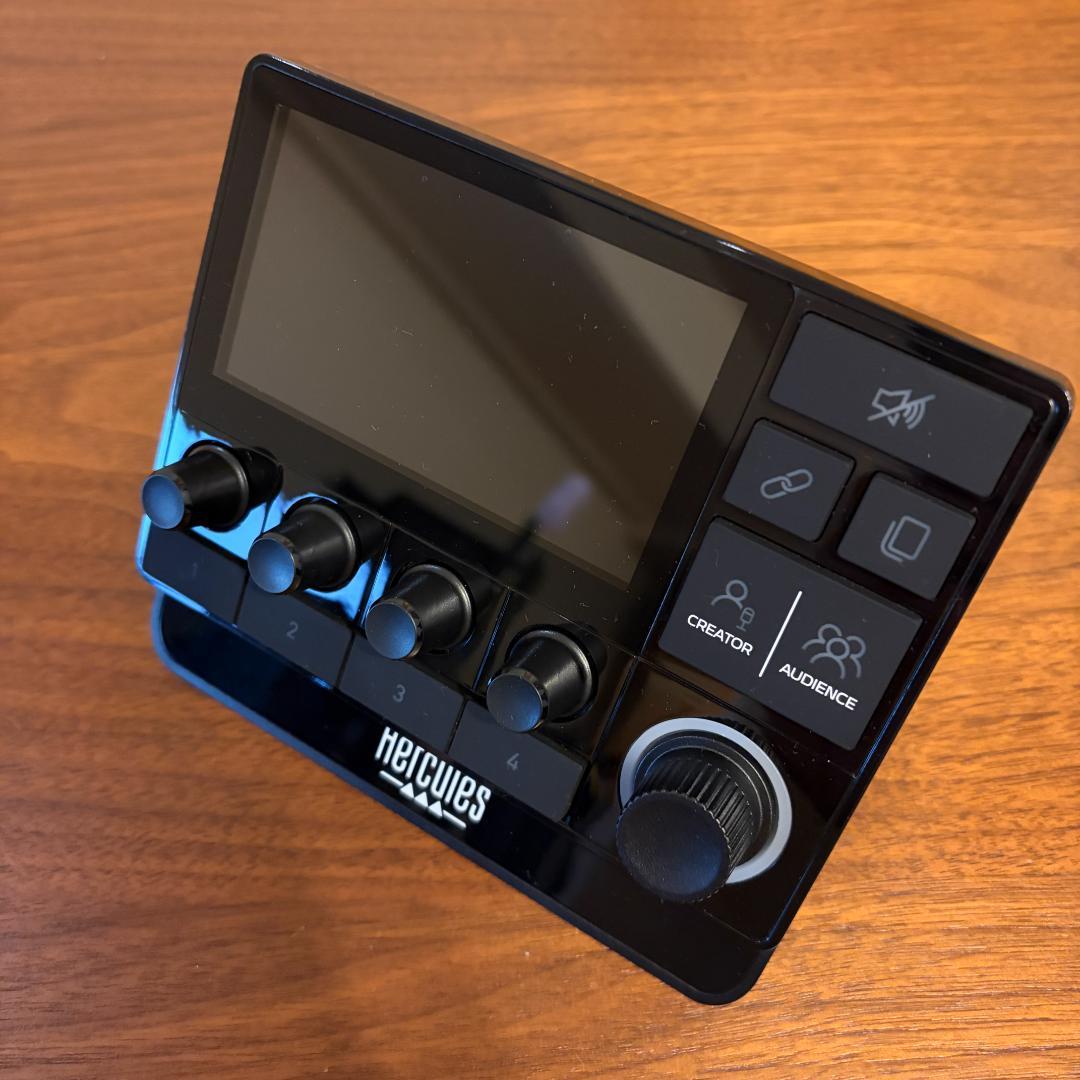 Hercules Stream 200 XLR オーディオインターフェース Stream 200 XLR | Hercules DJ USA