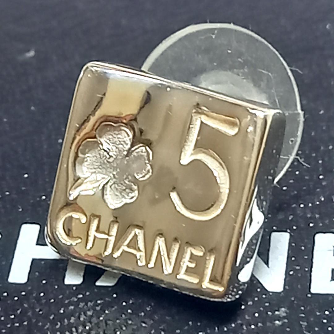新品仕上げ シャネル ピアス クローバー ロゴ シルバー 925 片耳 片方 CHANEL（シャネル） ピアス クローバー 四つ葉 シルバー925