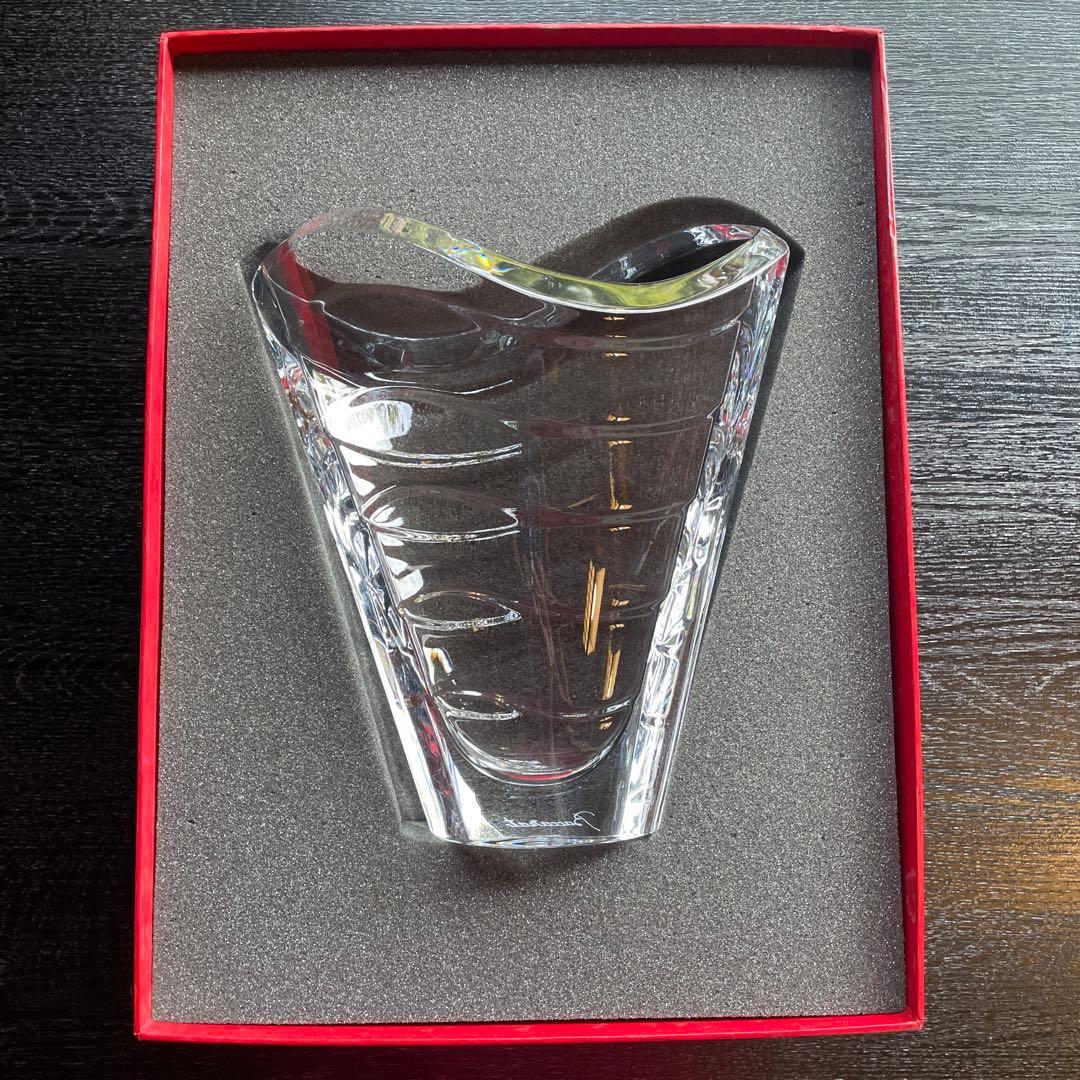 引*離様 【新品・未使用品】バカラ ウエーブ 花瓶 箱付き
