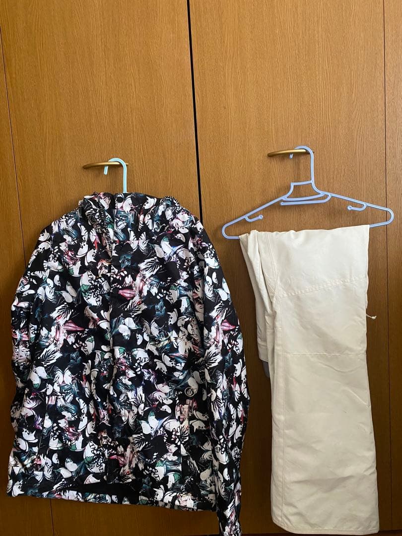 VOLCOM 花柄 スノーボードウェア Mサイズ 上下セット 楽天市場】24-25 VOLCOM/ボルコム L GORE-TEX jacket 着用説明動画