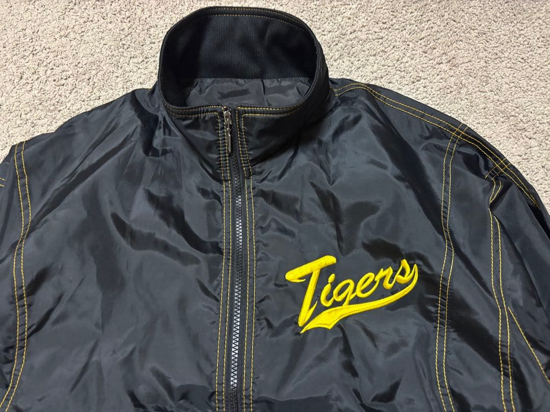 阪神タイガース デサント グランドコート スタジャン - メルカリ