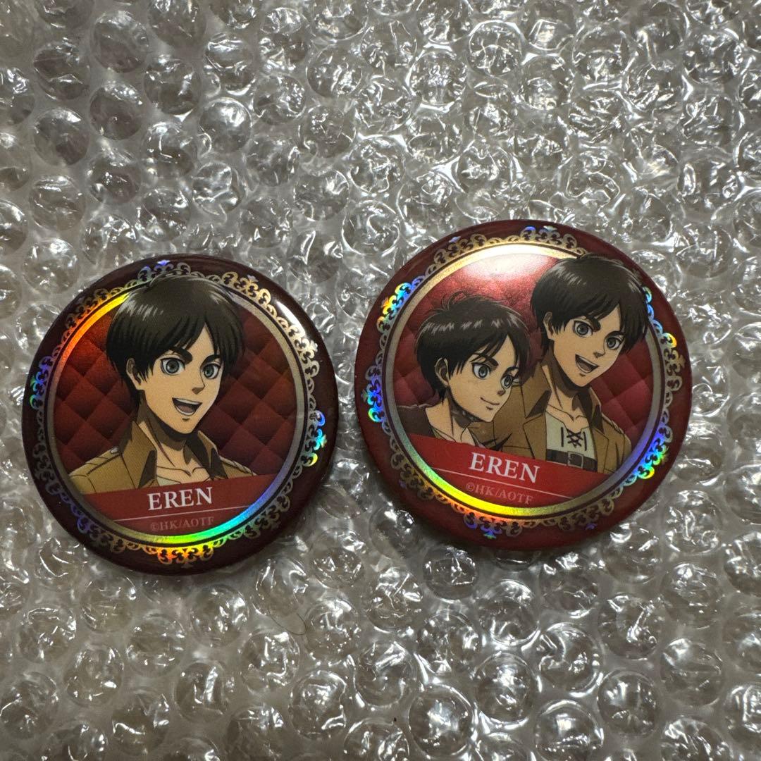 進撃の巨人 エレン ホログラム缶バッジ 2個 - メルカリ