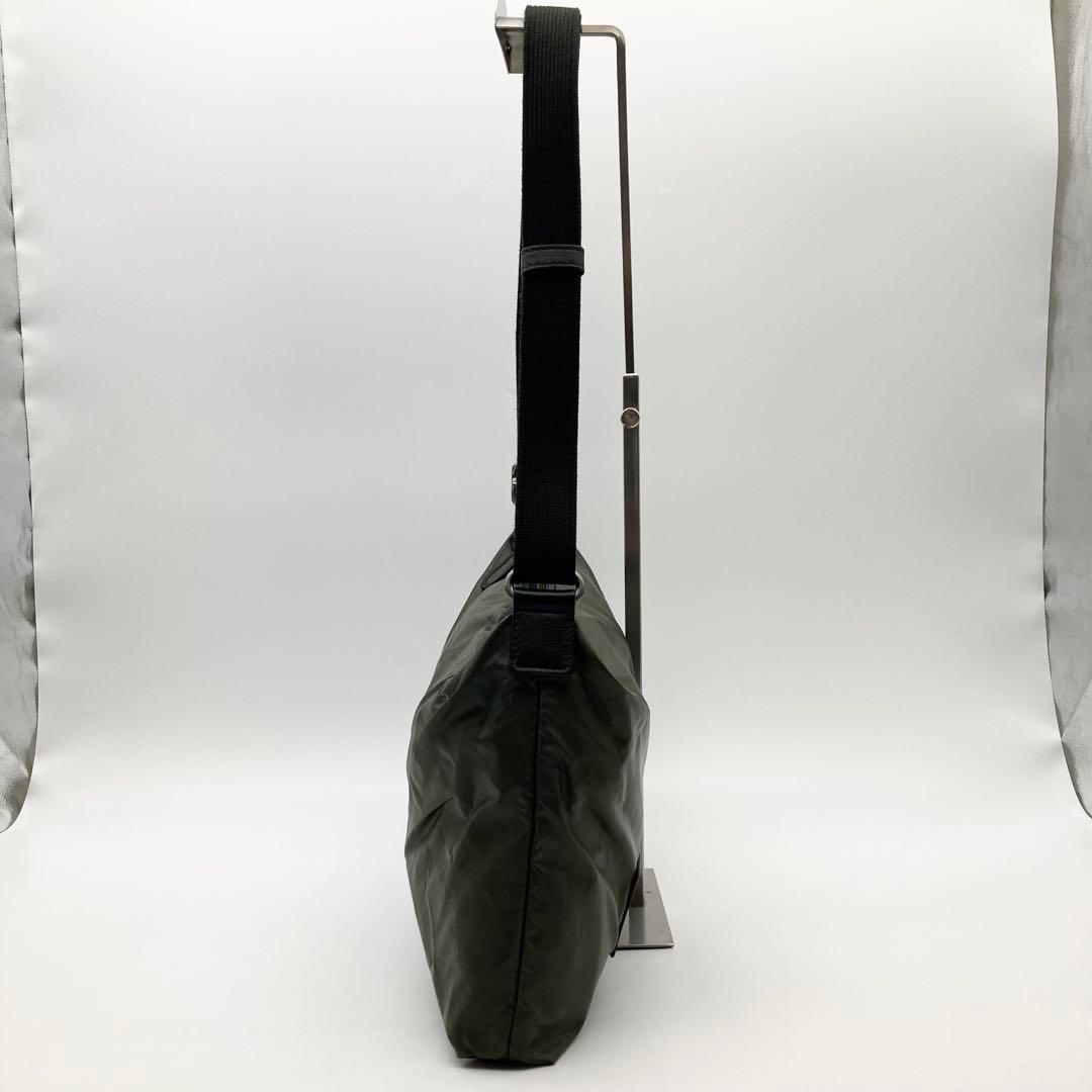 ハンティングワールド ショルダーバッグ カーキ ナイロン ロゴ 軽量