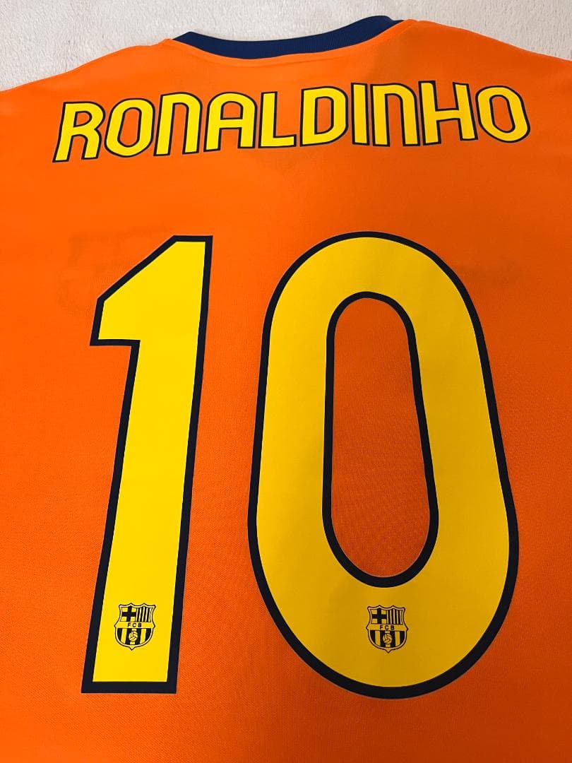 ⭐️FCバルセロナ ロナウジーニョ 2006 アウェイ ユニフォーム 正規品】ロナウジーニョ バルセロナ アウェイ 2006 FCバルセロナ
