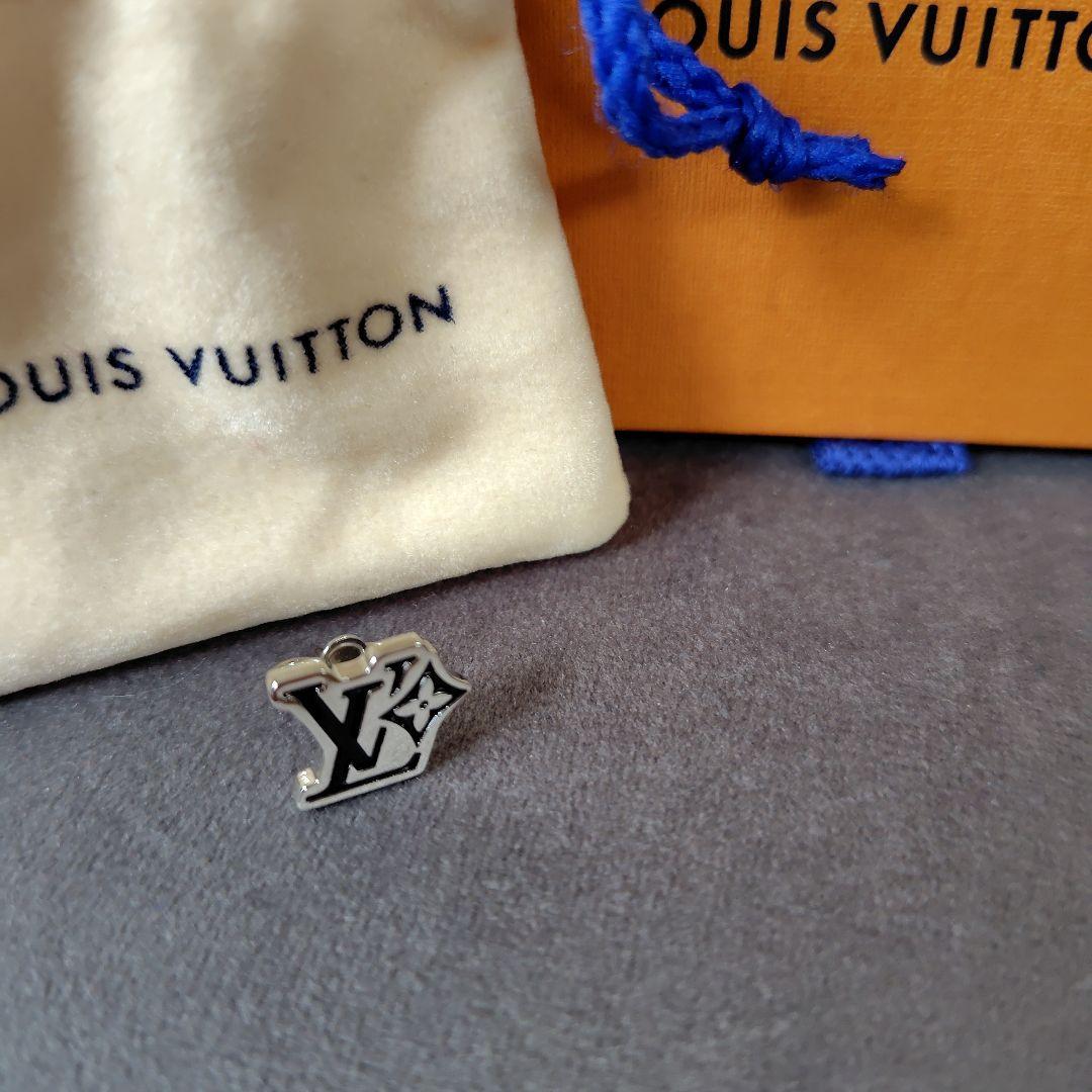 ✧LOUIS VUITTON✧ ピアス•LVフラワー 片耳用 オシャレさん必見【LOUIS VUITTON】ピアス・LV フラワーグラム (Louis