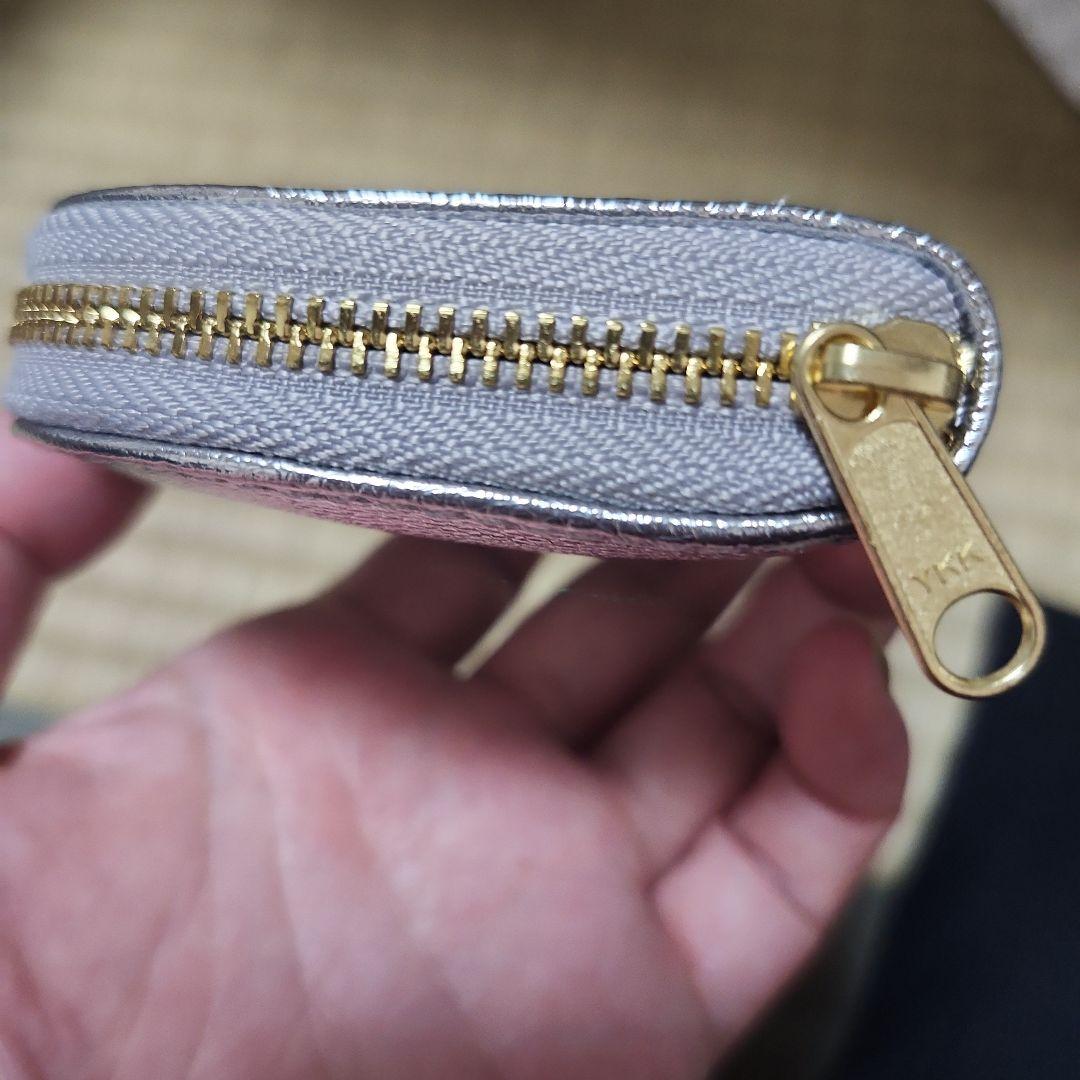 新品】皇居菊の御紋 馬蹄型 コインケース 財布 小銭入れ 牛革 銀