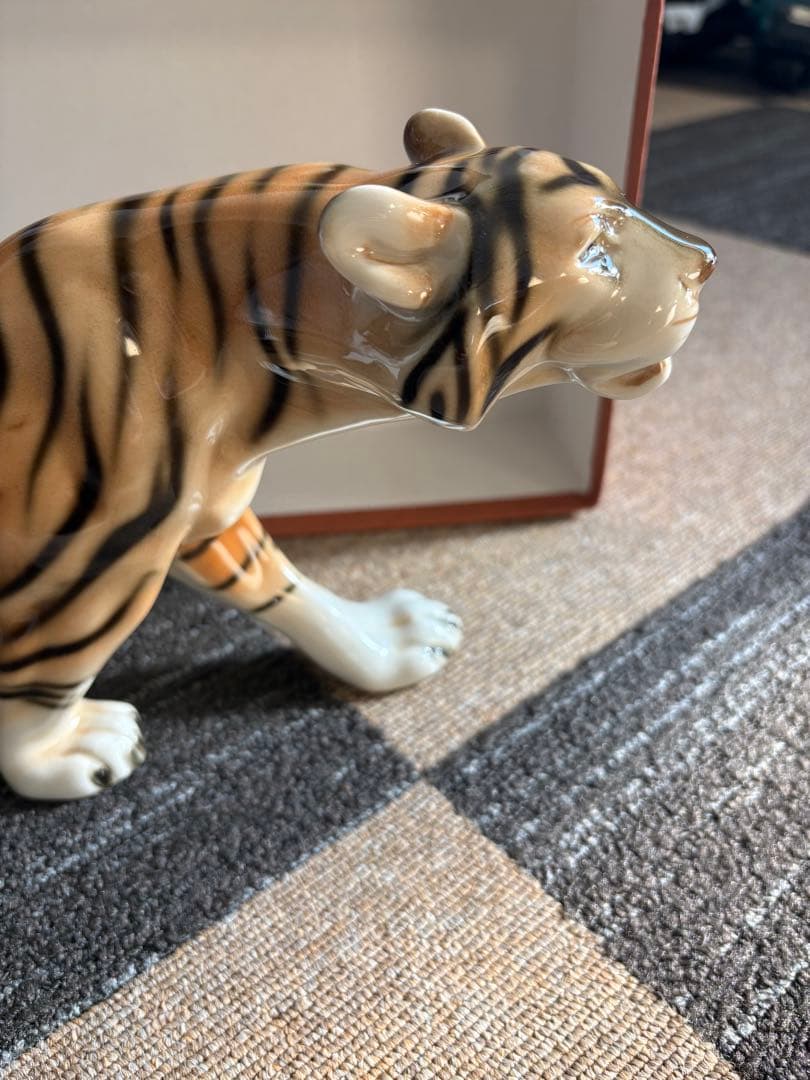 置物  dux Bohemia Treasures: Royal Dux figurines once hot, now not