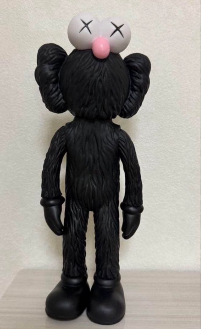 新品】KAWS カウズ フィギュア ブラック - メルカリ