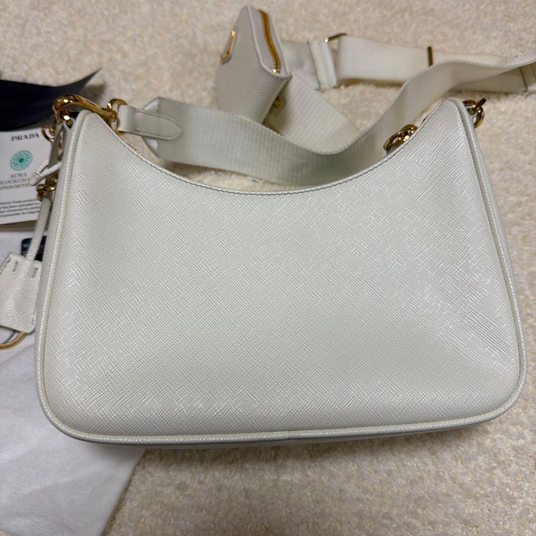 星様】PRADA Re-Edition 2005 サフィアーノレザー バッグ - メルカリ