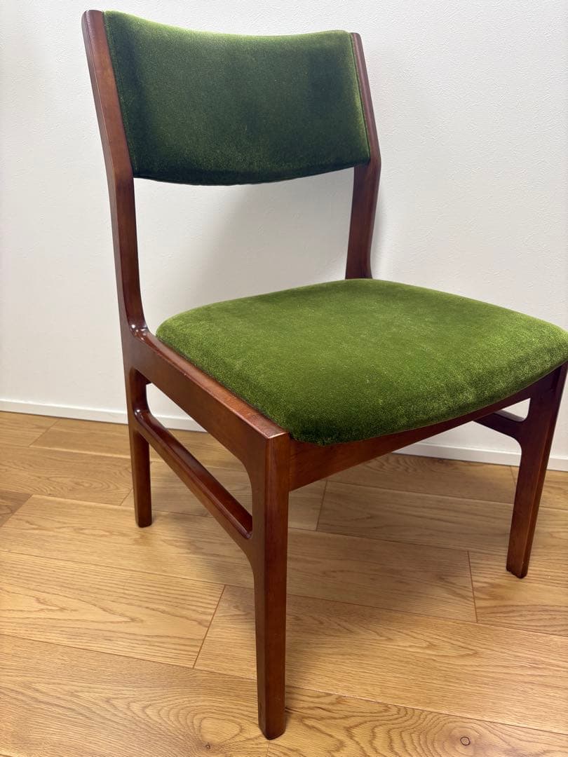 HRパパ様 カリモク60 アームレスダイニングチェア　モケットグリーン カリモク60+ アームレスダイニングチェアモケットグリーン