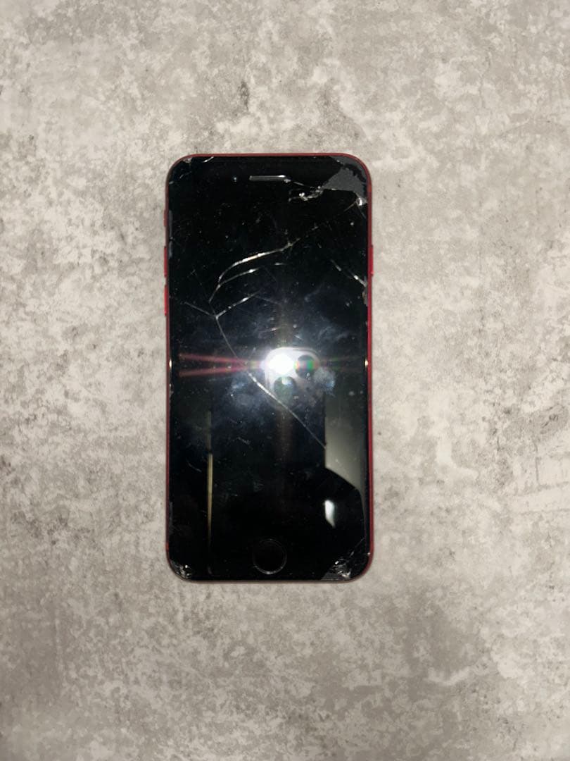 iPhone SE （第二世代）赤 画面割れ 動作確認済み