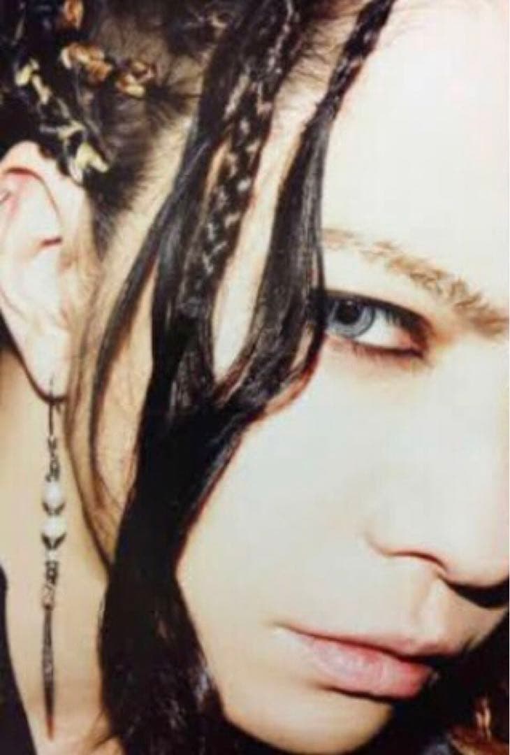 hyde着 gunda 片耳ピアスガンダMILKY WAY - メルカリ