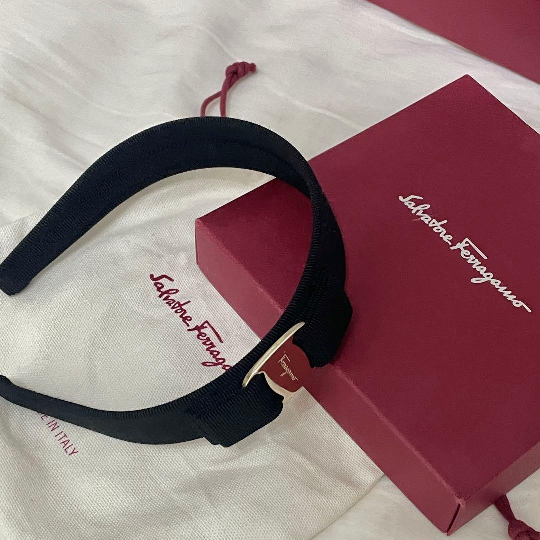 【極美品】Salvatore Ferragamo カチューシャ リボン　ブラック FERRAGAMO（フェラガモ） サルヴァトーレ Salvatore Ferragamo