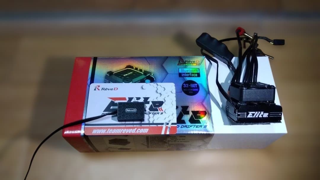 ReveD Elite 32-BIT Bluetooth コントローラー ReveD Elite 32-BIT Bluetooth コントローラー