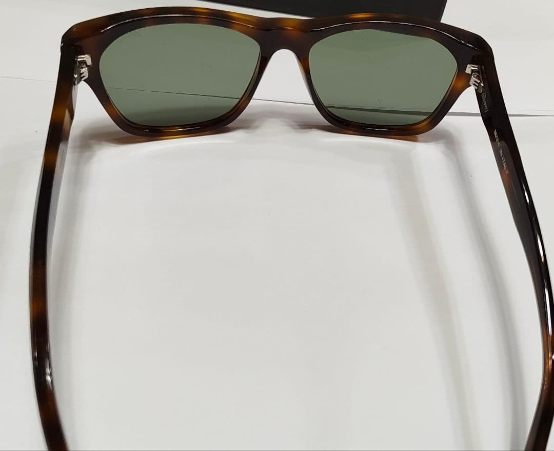 リ*ク様 『定価6以上』Brioni ブラウン キャットアイサングラス ケー