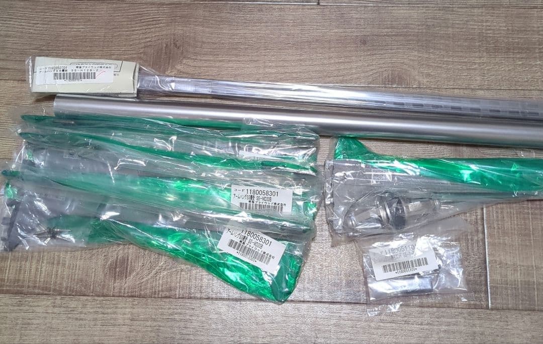 南海プライウッド　アームハングセット売り 玄関・クローゼット収納 | アームハング棚柱SS | 収納なら南海プライウッド