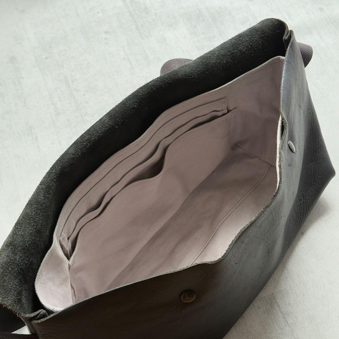 最終値下げ】Uni&co. メッセンジャーバッグ Mサイズ ネイビー - メルカリ