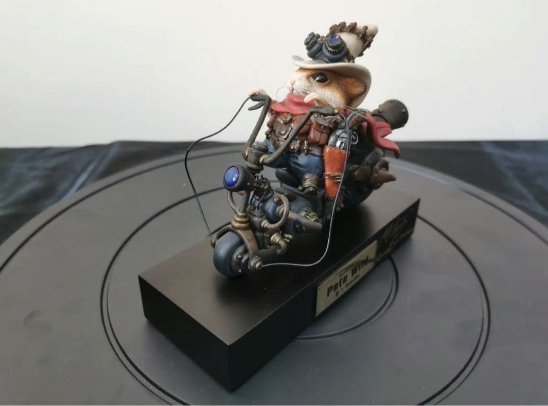 デザイナーズトイ 鎌田光司 ハムスターの機関車 赤版 トレトイフィギュア Space Hum(赤) 限定版｜鎌田光司 | sumart