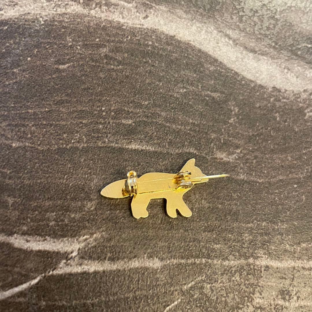 ね*た様 美品 Maison Kitsune メゾンキツネ ピンバッチ ピンバッ