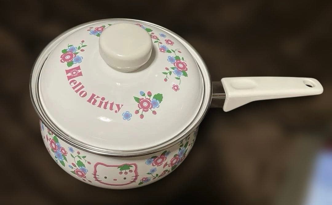 ハローキティいちご☆片手鍋☆2001年製☆激レア - メルカリ