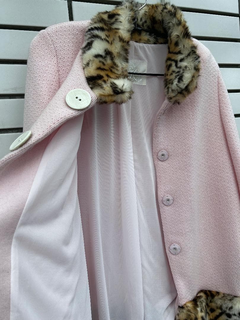 M)【伊太利屋】ヒョウ柄 ニットコート フェイクファー 首元あったか 薄