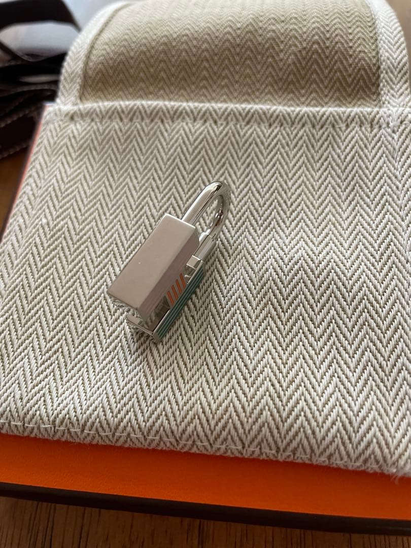 お値下げ中　エルメス　キーホルダー 《クイズ・レインボー》 カデナ