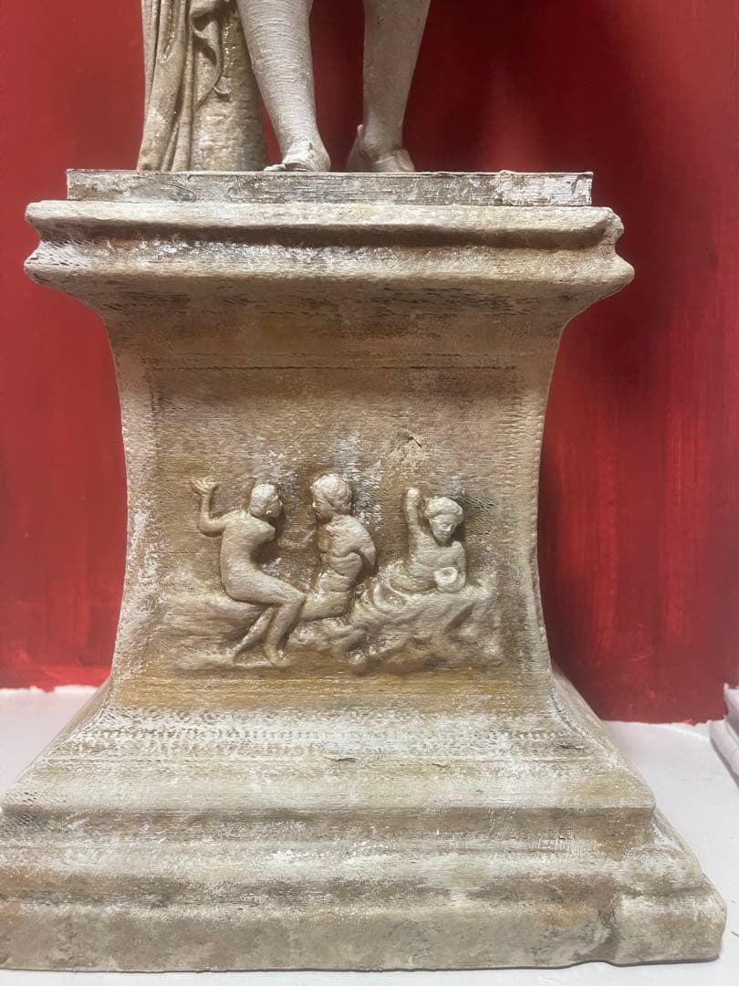 ホメロスの時代のギリシャの戦士アレスの像としても知られています。