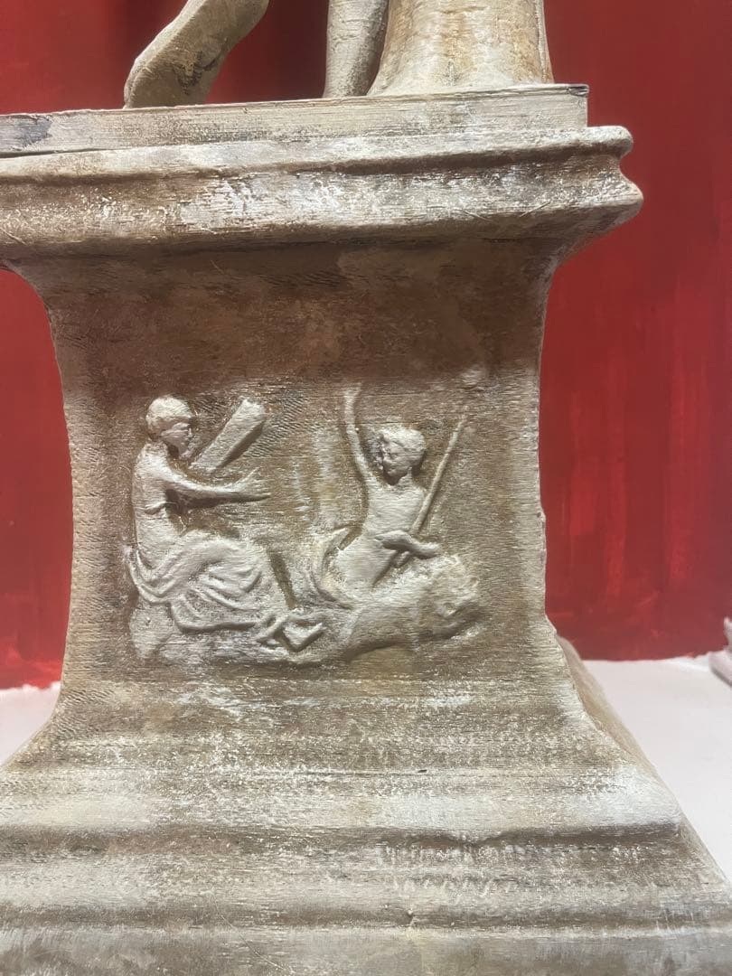 ホメロスの時代のギリシャの戦士アレスの像としても知られています。