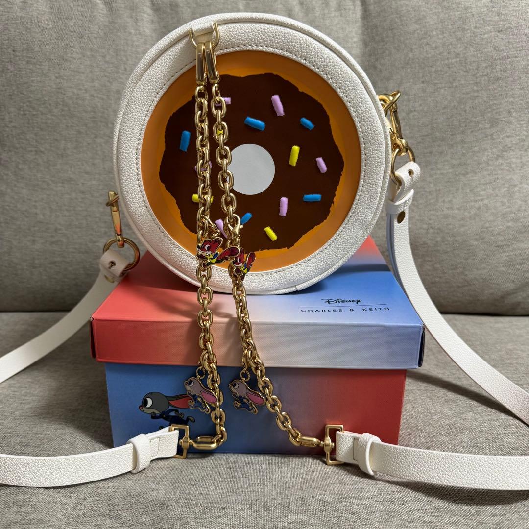 ズートピア CHARLES＆KEITH ショルダーバッグ - メルカリ