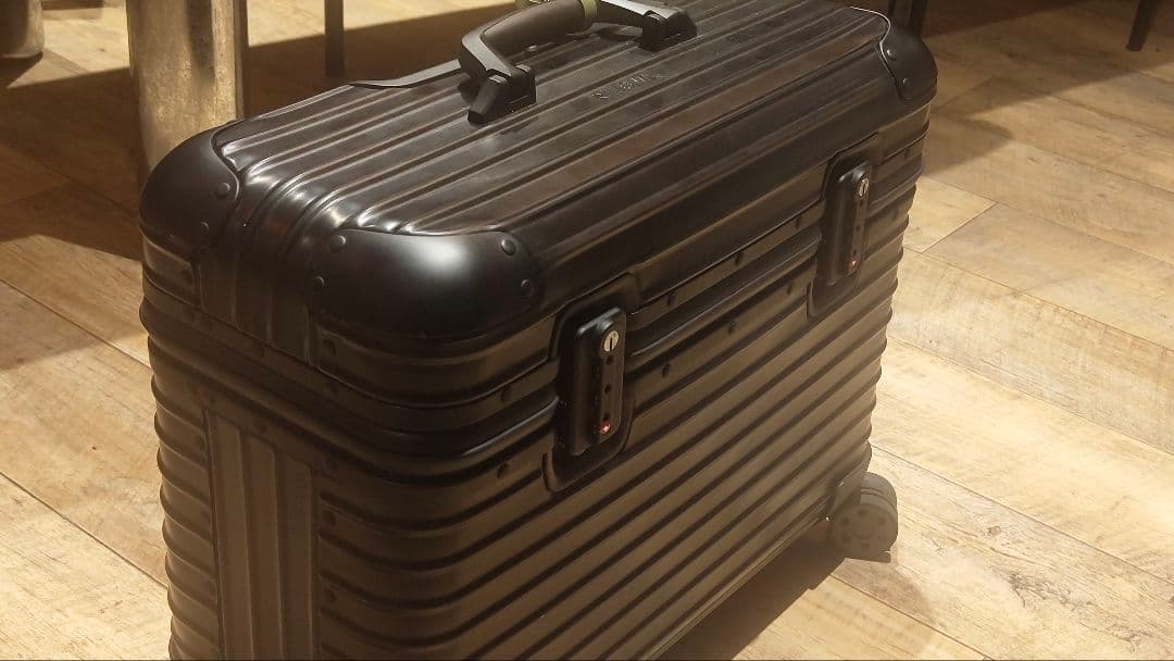 RIMOWA　パイロットモデル　ブラック オリジナル パイロットケース | 機内持ち込み用小型スーツケース