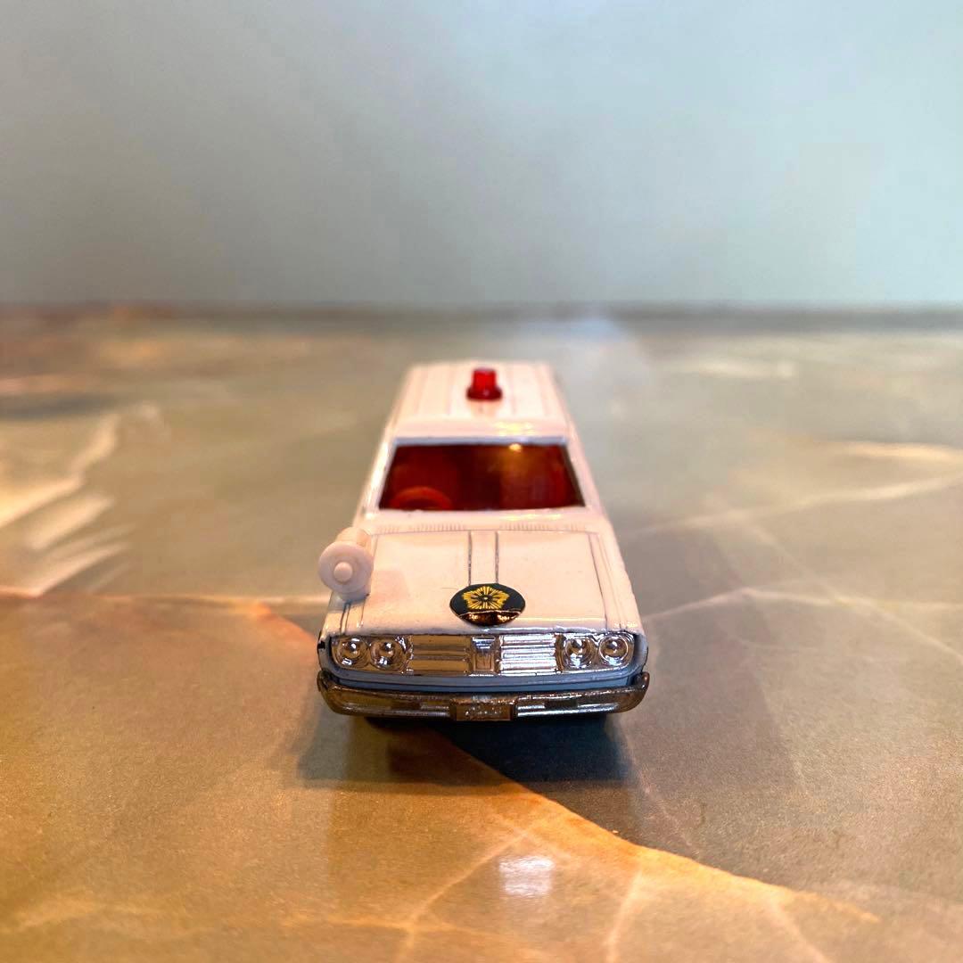 トミカNO.77ニッサン セドリック ワゴンパトロールカー 黒箱 日本製