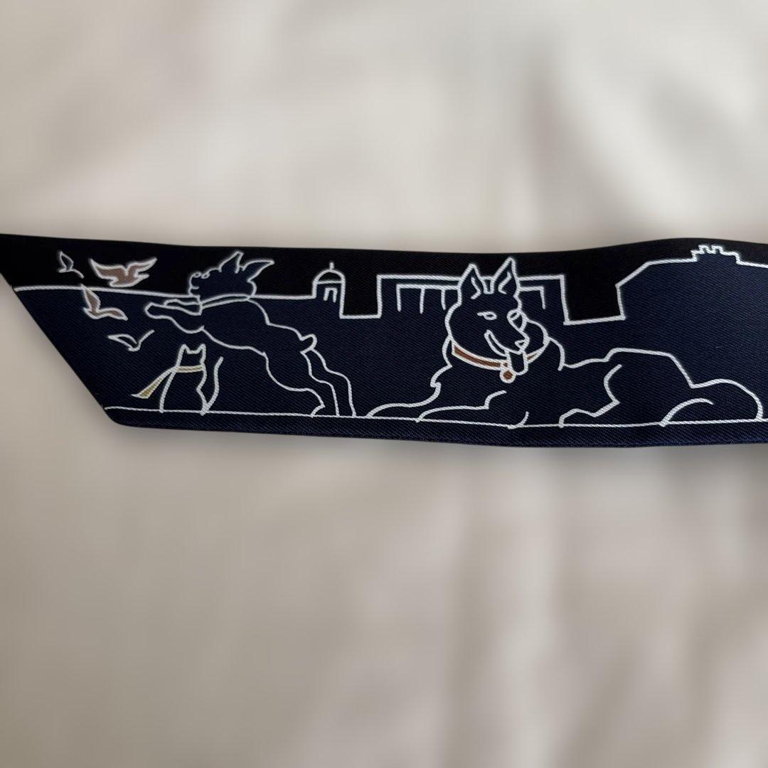 《美品》エルメス　スカーフ　ツイリー　犬　可愛い　ネイビー