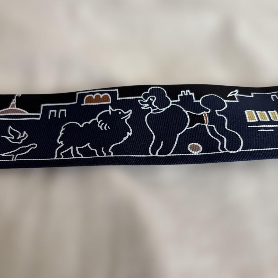 《美品》エルメス　スカーフ　ツイリー　犬　可愛い　ネイビー