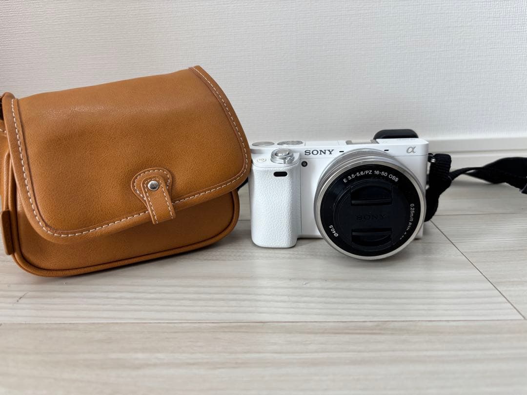 SONY α6000 ホワイト Amazon.com : Sony Alpha a6000 Mirrorless Digital Camera with 16-50