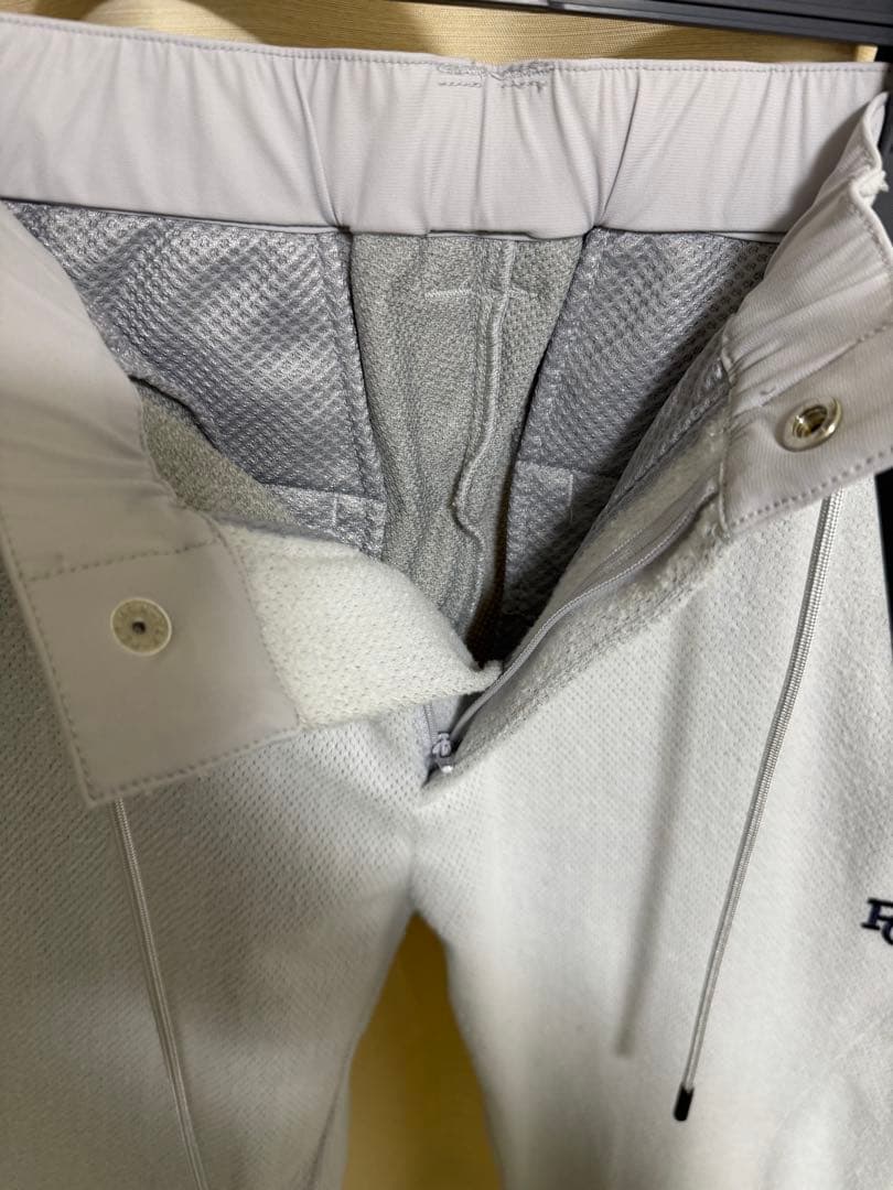 1/31マデ)PG ロゴ付き グレー パンツ