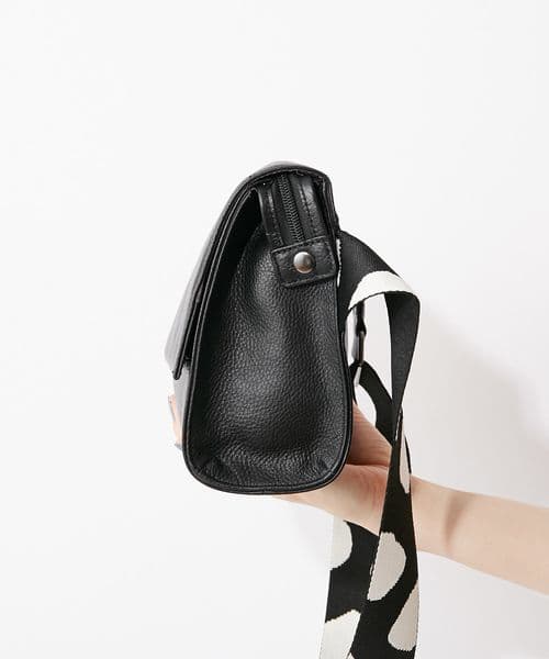 高価ファッション - ear PAPILLONNER 柄テープボディバッグ