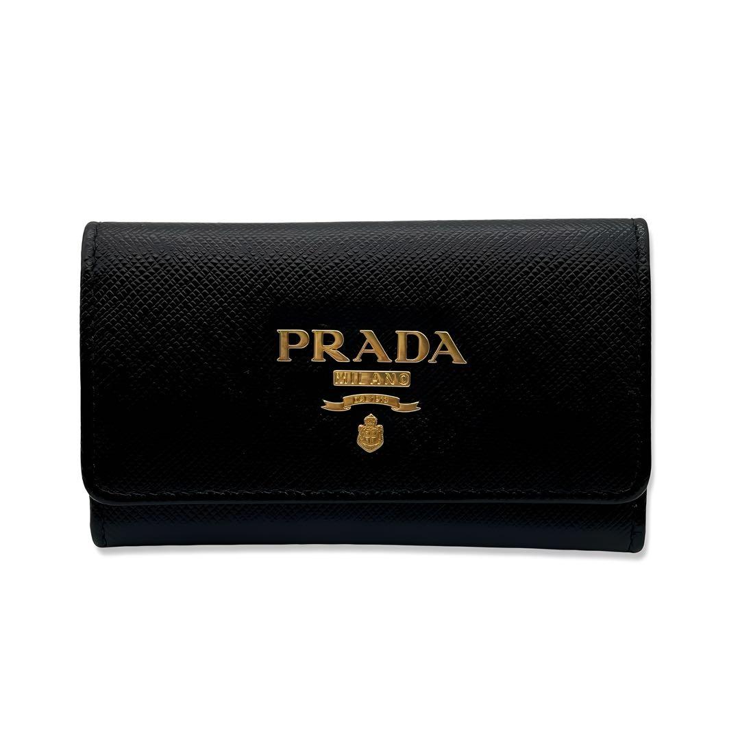 【ほぼ未使用】 PRADA プラダ キーケース サフィアーノ レザー ブラック PRADA（プラダ） 未使用品 サフィアーノ キーケース 6連 レザー