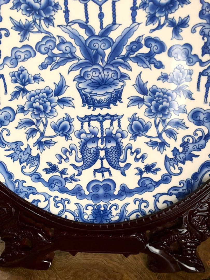 中国美術 大清乾隆年製 蝙蝠 魚 草花紋 飾り皿 皿立て双