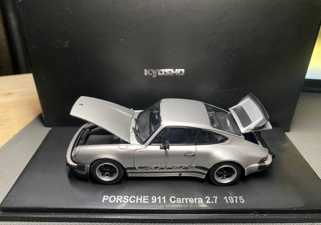 京商 Porsche 911 Carrera 2.7 1975 1/43 Porsche 911 (930) Turbo 1975 Silver 1:43 Kyosho 05524S EXTREMELY