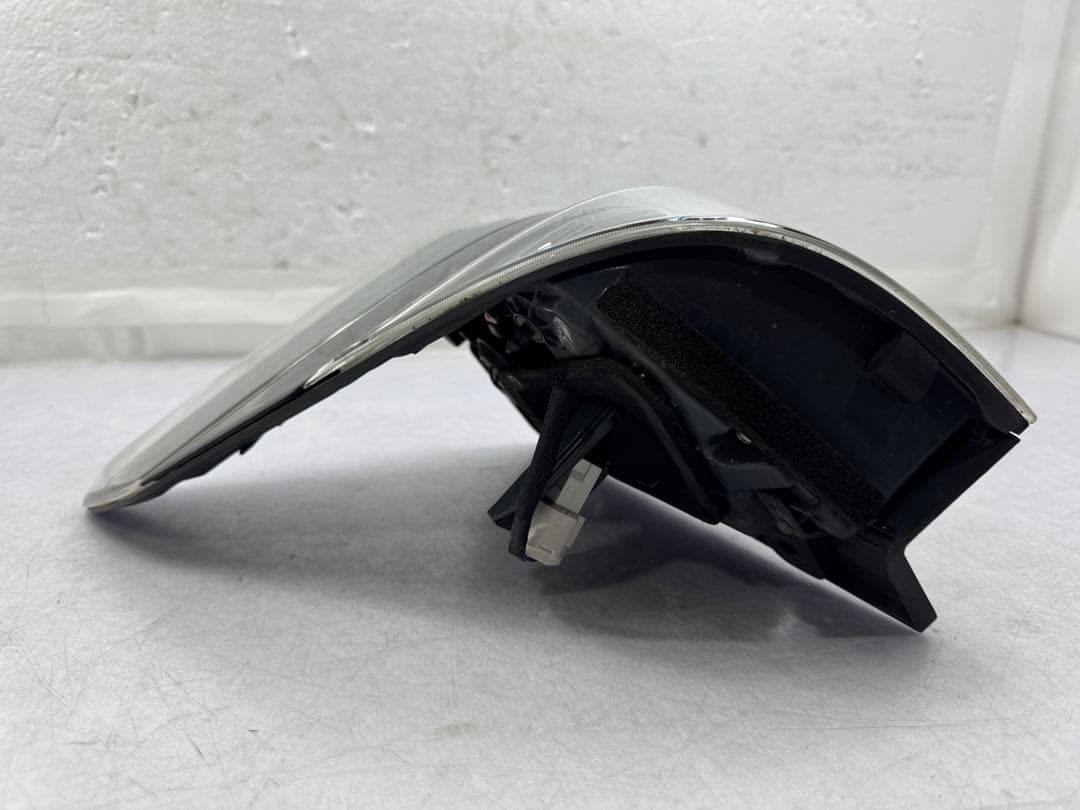ヴェルファイア DBA-ANH20W 左テールランプ 2.4Z 758-29
