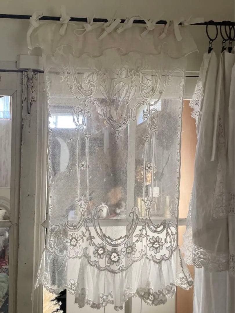 専用page〜✴︎フランスアンティーク　小窓用　チュール　フリル　カーテン 専用page〜✴︎フランスアンティーク 小窓用 チュール フリル カーテン