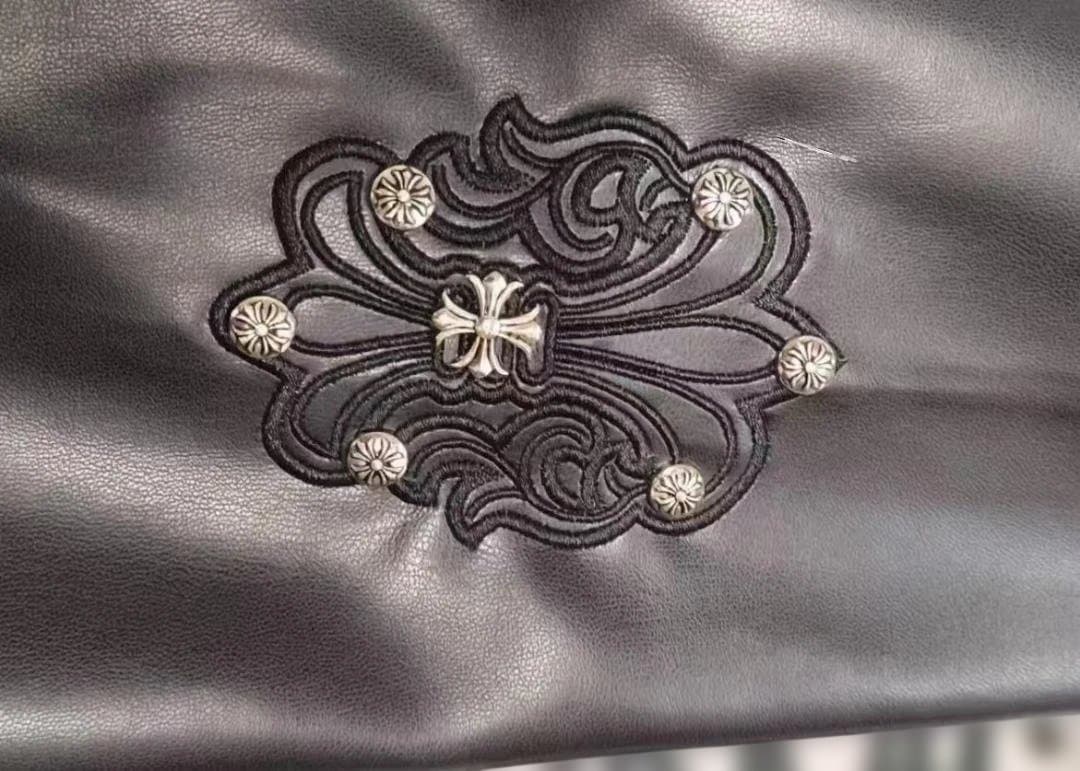 ブラック クロス刺繍 スタジャン クロムハーツ