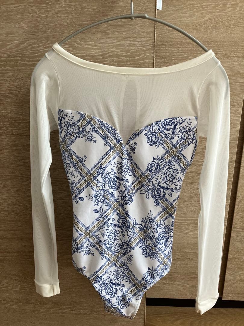 stina 花柄チェック長袖レオタード　サイズP stina 花柄チェック長袖レオタード サイズP stina 花柄チェック長袖