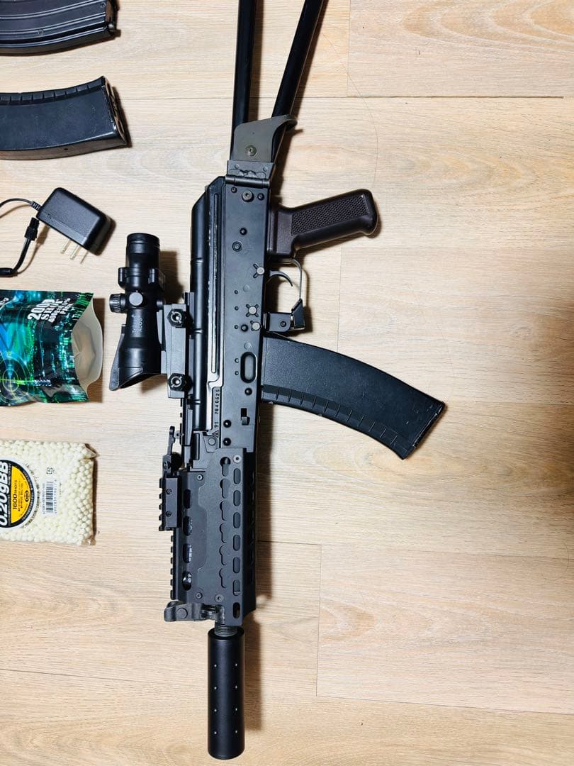 次世代電動ガン AK74U 東京マルイ バッテリー、サイレンサー、スコープ付き