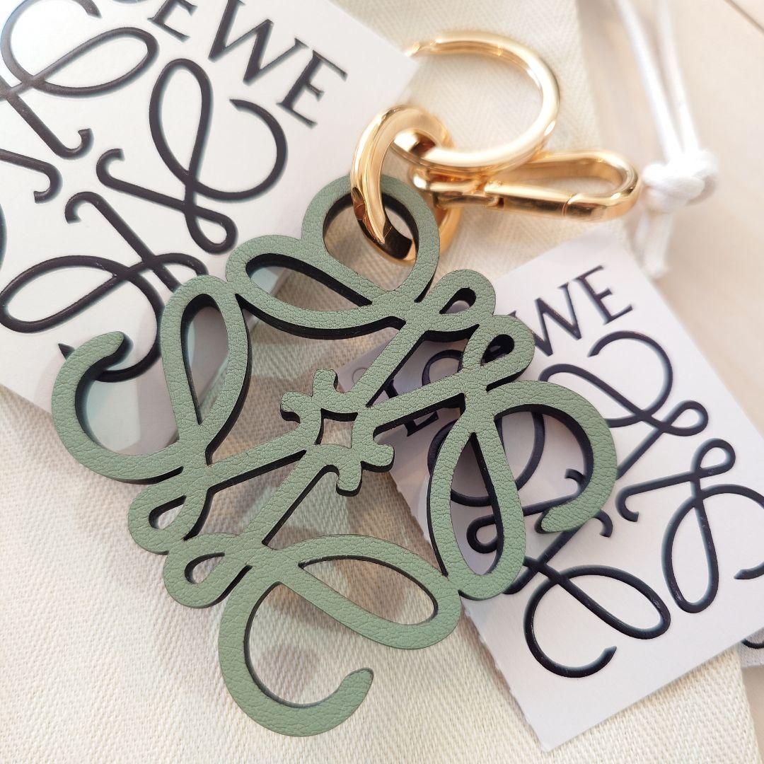 LOEWE ロエベ アナグラムチャーム キーリング グリーン ROSEMARY LOEWE（ロエベ） アナグラム チャーム ストラップ キーリング