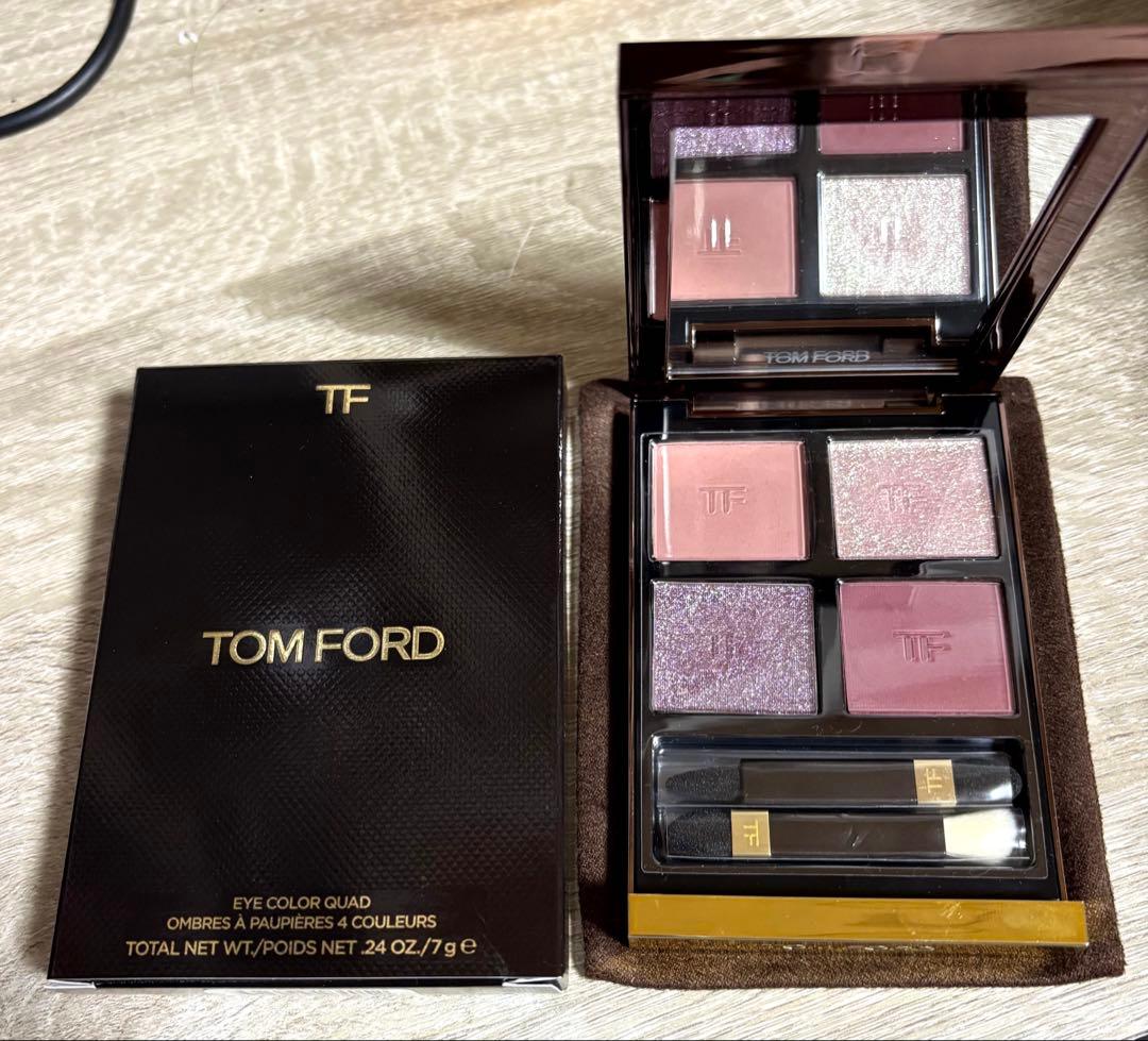 【箱付き美品】TOM FORD アイカラークォード　メタリックモーブ 限定コスメ】数量限定 TOMFORDのアイカラークォード01S メタリック