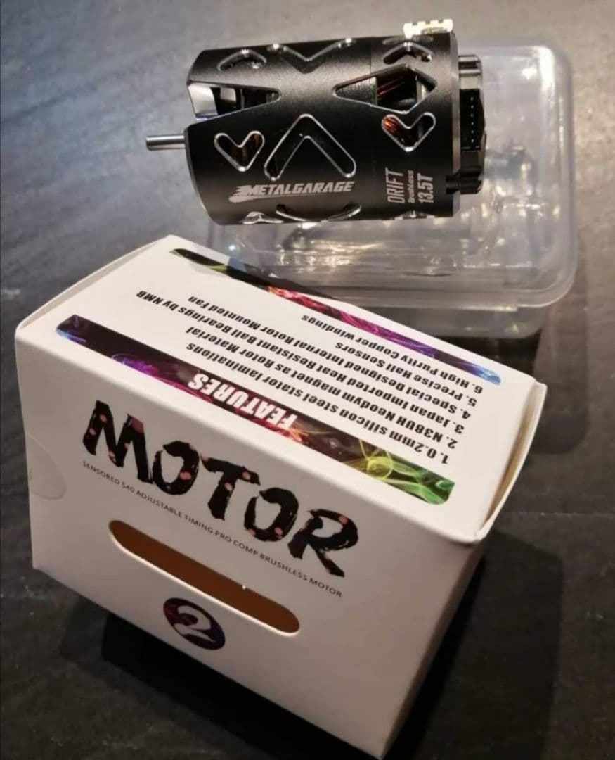 新品　ブラシレスモーター　13.5T ラジドリ　メタルガレージ