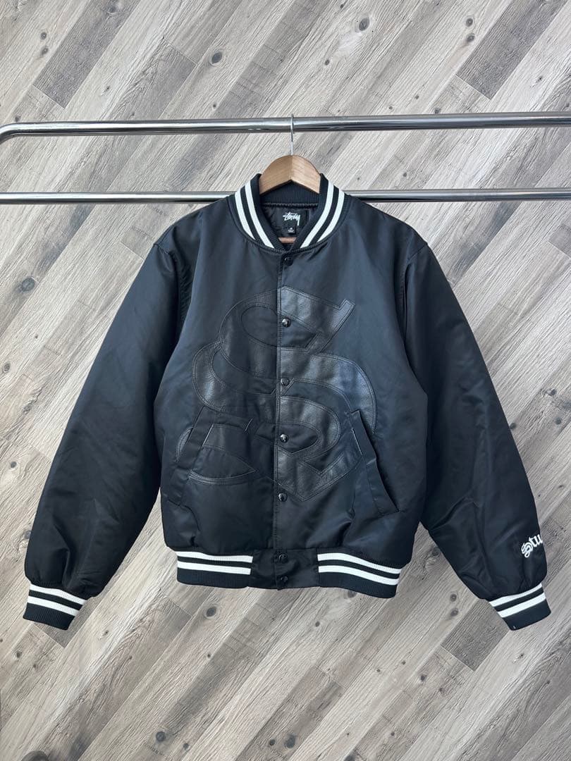 ☆ stussy ステューシー スタジャン GOTHIC レザー Sロゴ - メルカリ