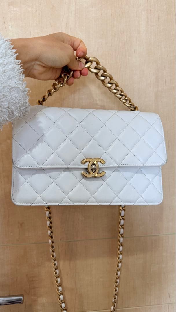 CHANEL ホワイト キルティング ショルダーバッグ - メルカリ