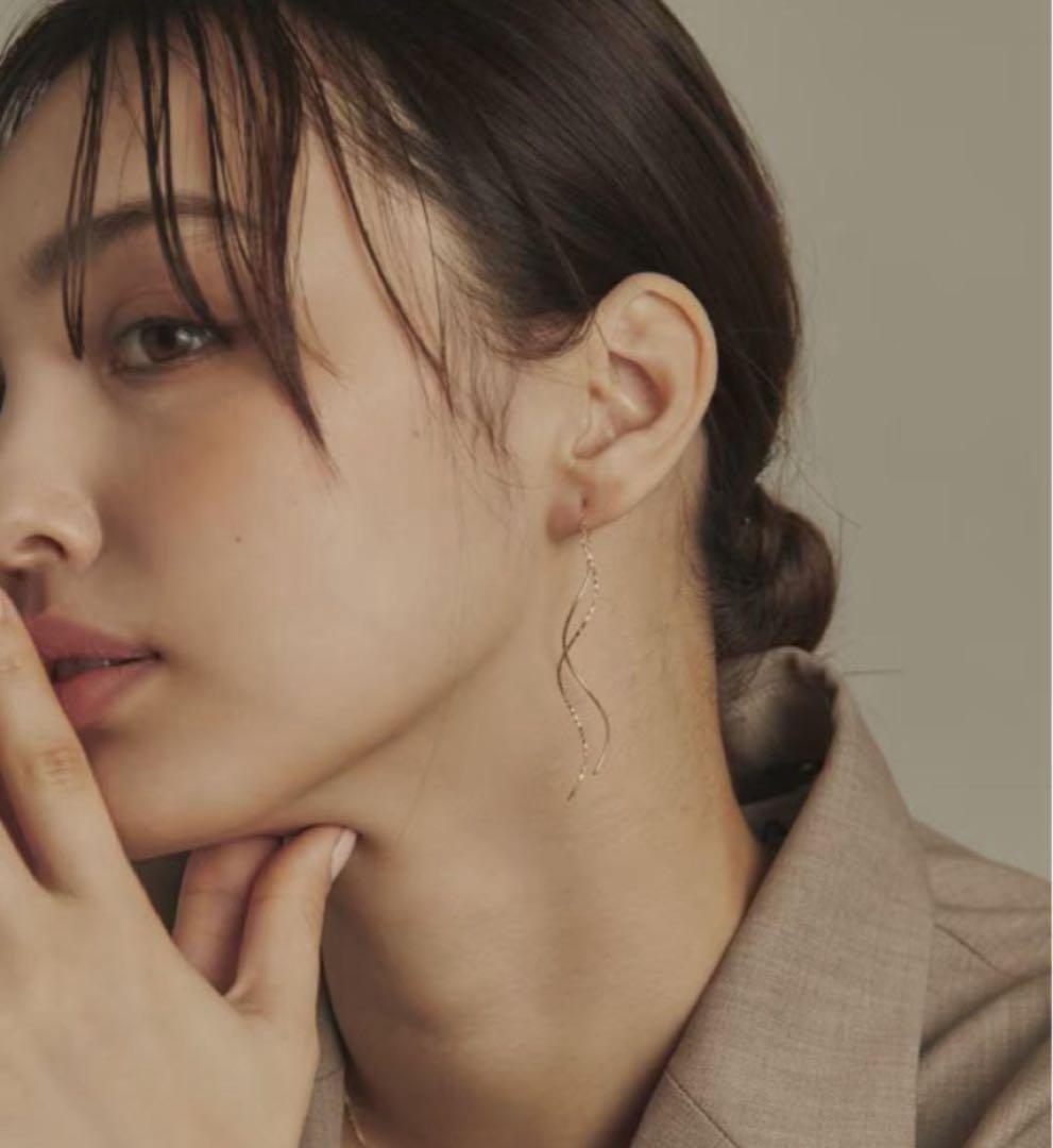 ココシュニックポリッシュミラーカットチェーンピアス片耳¥81400